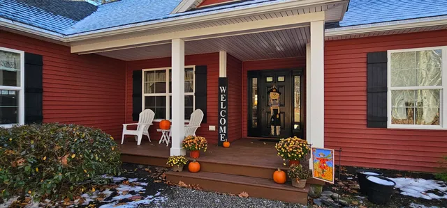 $479,900 | 430 East Side Trail, Oakland, ME 04963