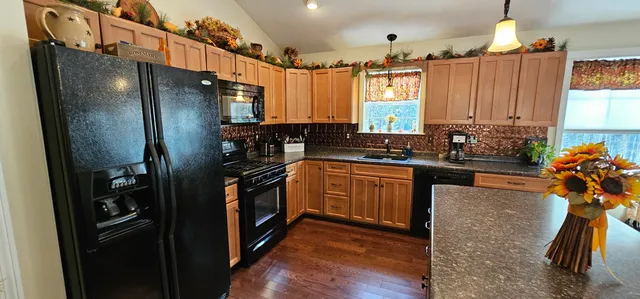 $479,900 | 430 East Side Trail, Oakland, ME 04963