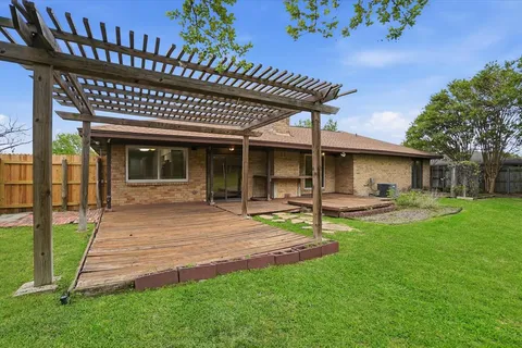 $329,900 | 6408 Welch Avenue, Fort Worth, TX 76133