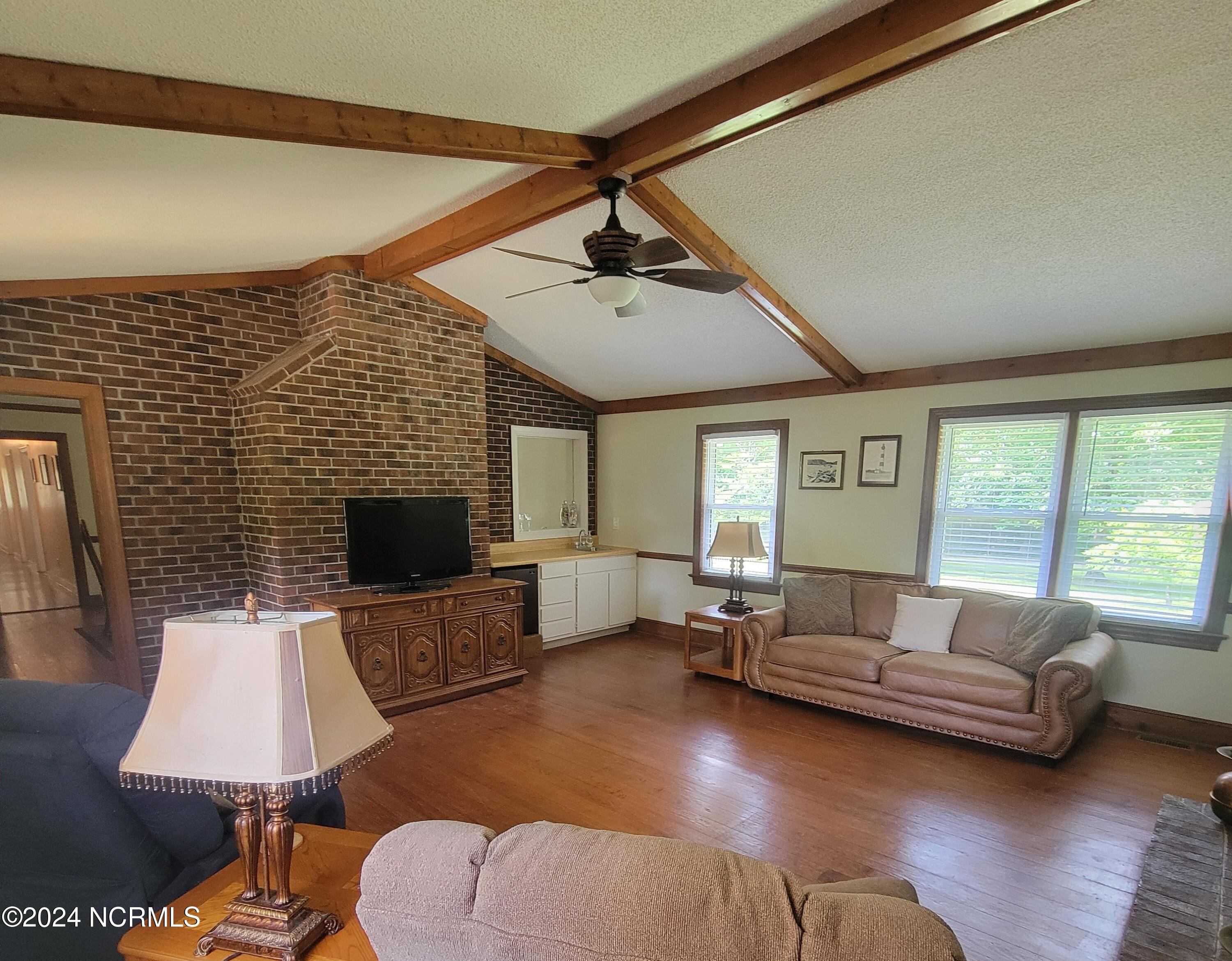6081 Hoyt Road Middlesex, NC 27557 - Photo 28 of 59 Family.Room.with.Wet.Bar