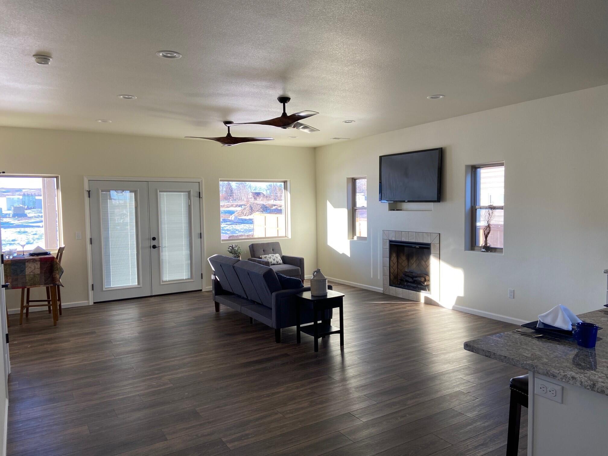 2386 Excalibur Way, Unit HB17) Sheridan, WY 82801 - Photo 4 of 44 5 (1)