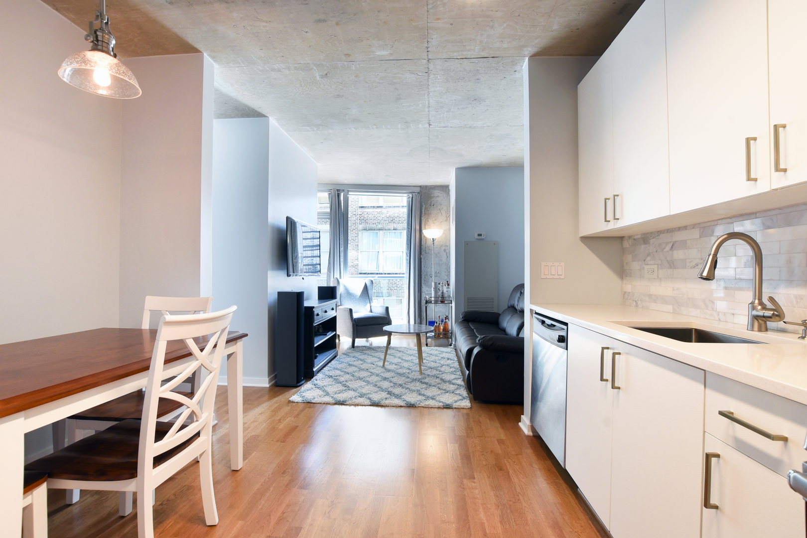 611 South Wells Street, Unit 910 Chicago, IL 60607 - Photo 5 of 37 Gallery Image 5