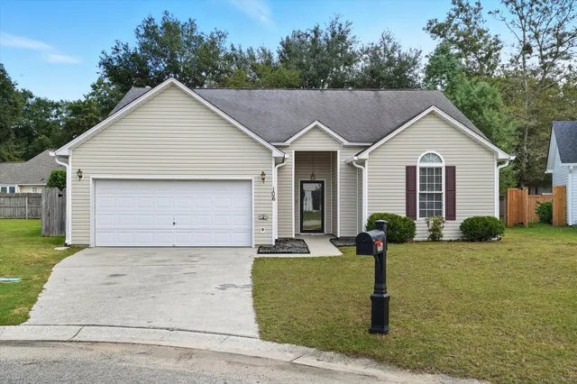 $329,000 | 106 Hialeah Court, Summerville, SC 29486