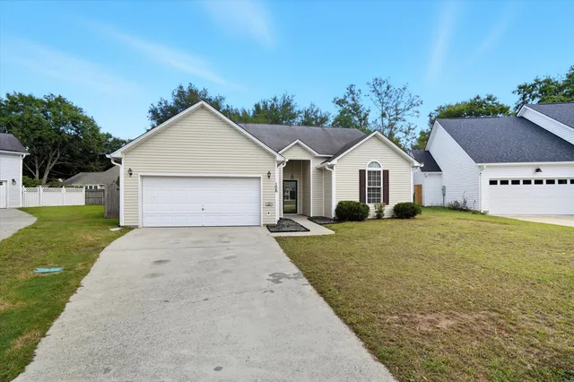 $322,000 | 106 Hialeah Court, Summerville, SC 29486