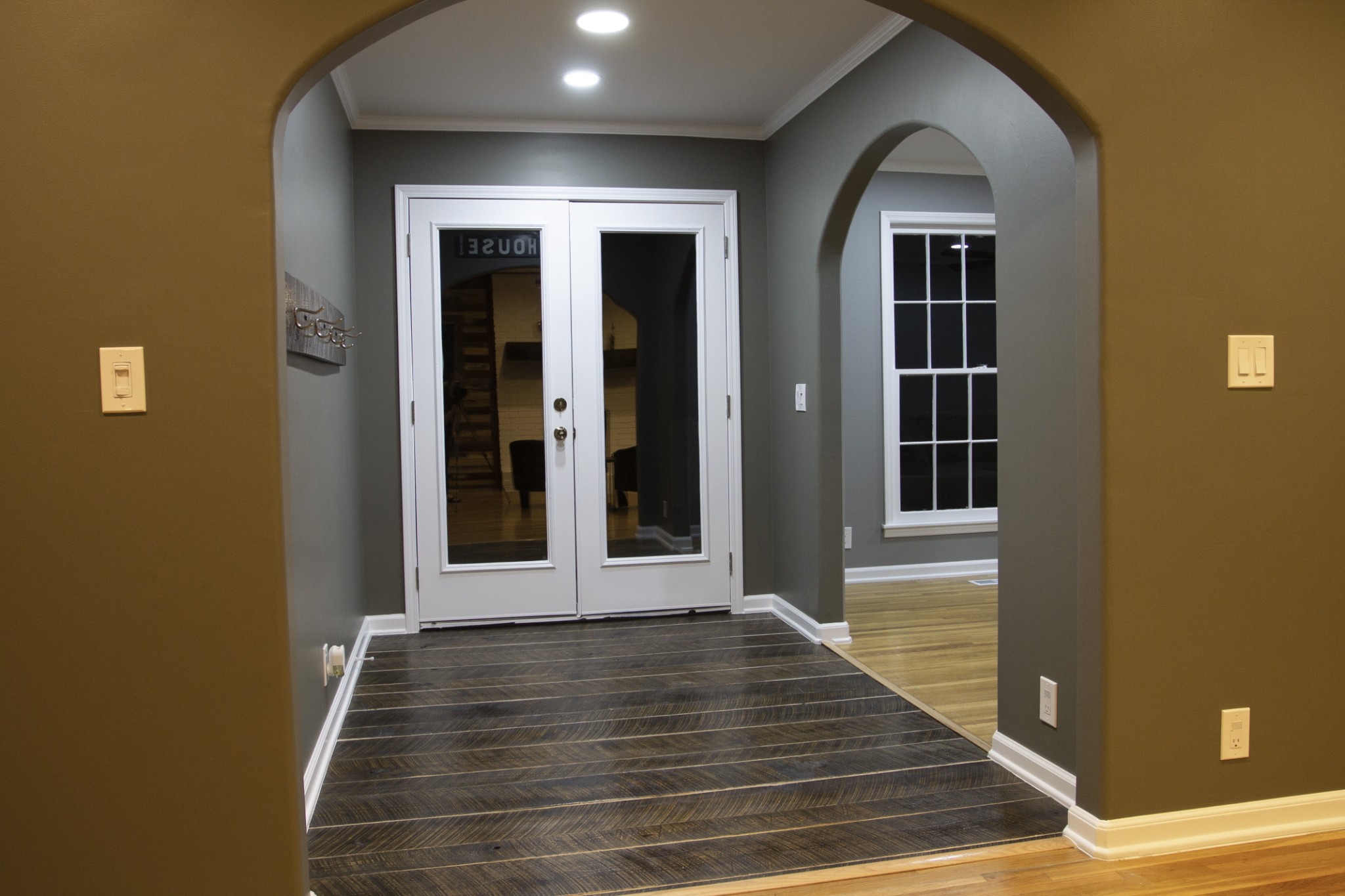 5820 Cane Ridge Road Antioch, TN 37013 - Photo 4 of 30 a view of a entryway of the house