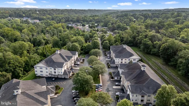 $400,000 | 2 Falcon Drive, Unit 202, Holland, PA 18966