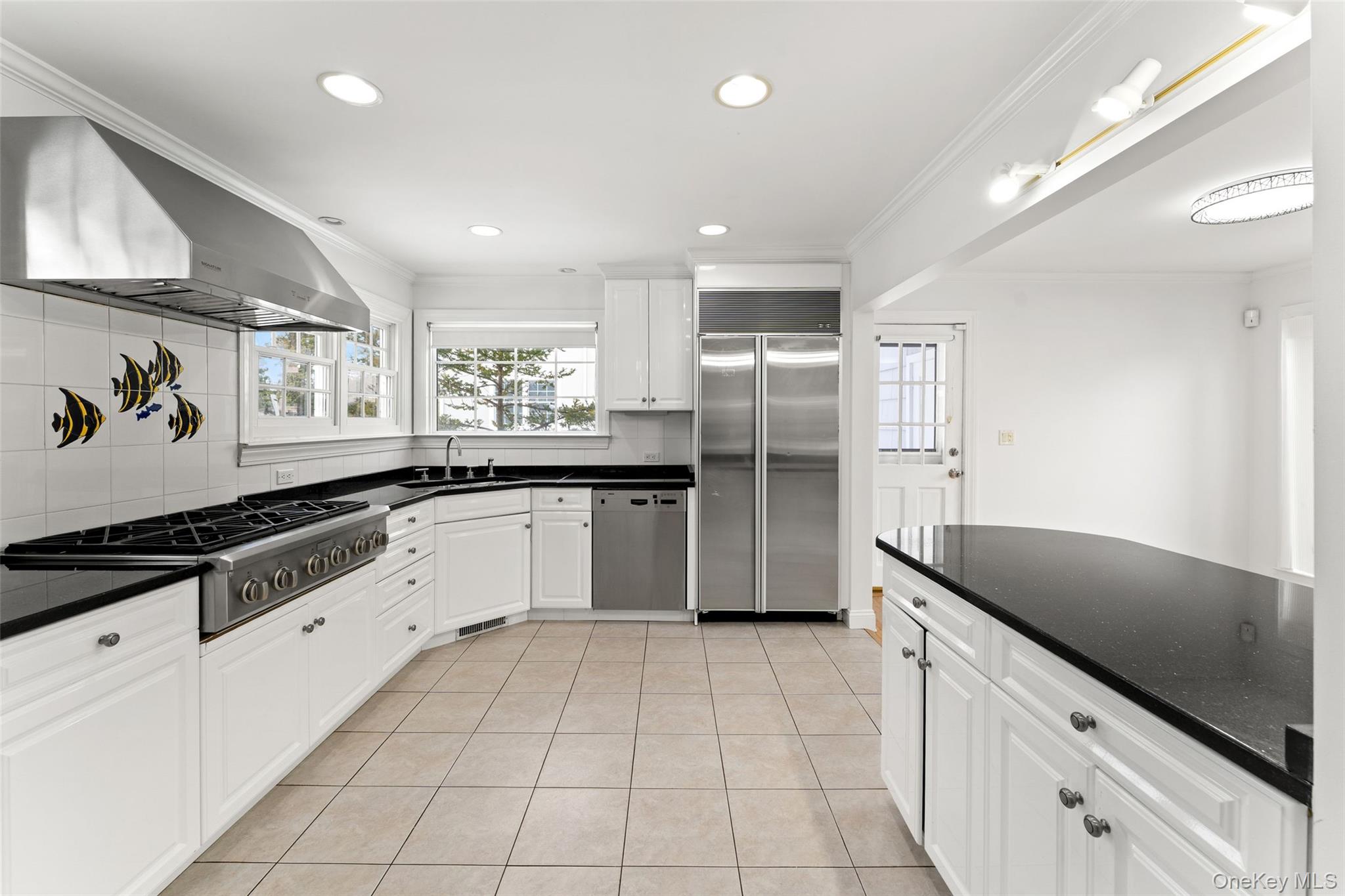 14 Wakefield Road Scarsdale, NY 10583 - Photo 10 of 27