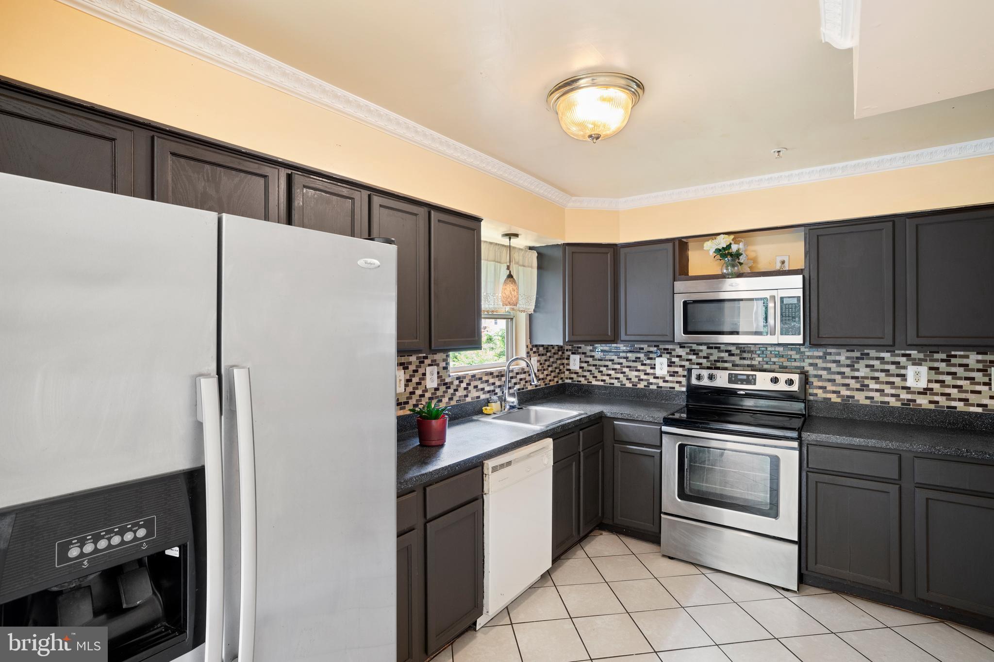 3914 Holly Tree Road Temple Hills, MD 20748 - Photo 8 of 30 Kitchen