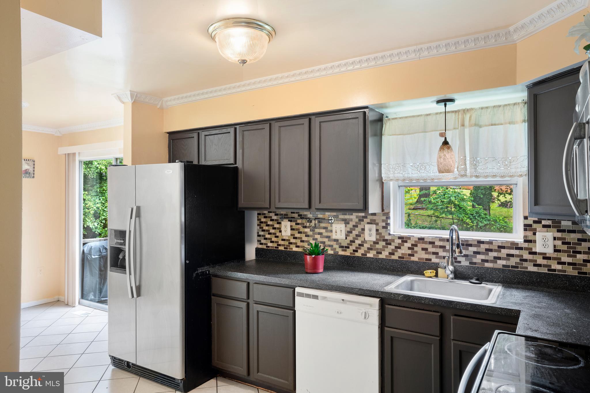 3914 Holly Tree Road Temple Hills, MD 20748 - Photo 9 of 30 Kitchen