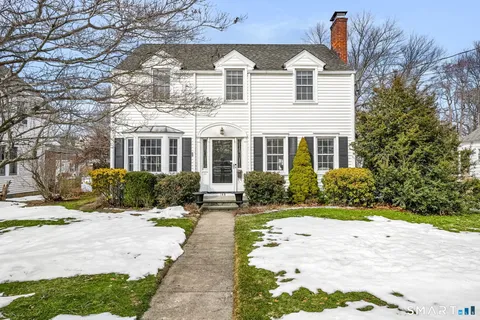 $799,000 | 188 Henderson Road, Fairfield, CT 06824