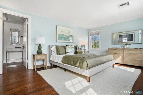 $799,000 | 188 Henderson Road, Fairfield, CT 06824