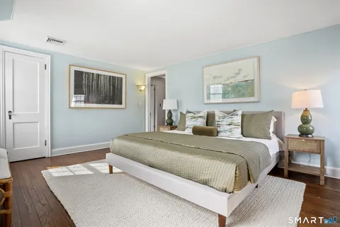 $799,000 | 188 Henderson Road, Fairfield, CT 06824