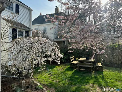 $799,000 | 188 Henderson Road, Fairfield, CT 06824