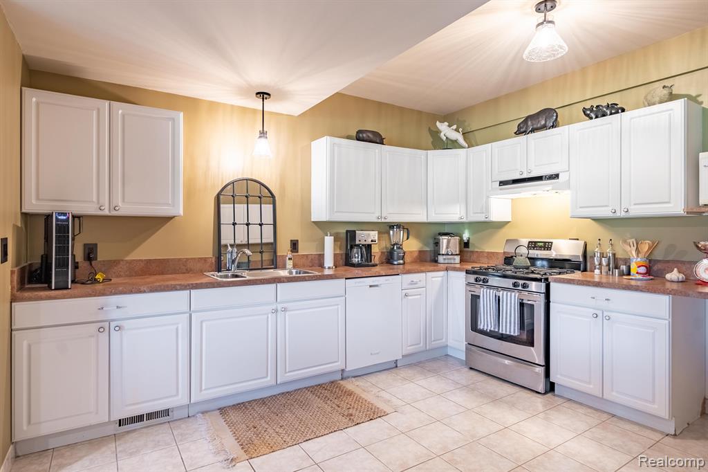 256 Inverness Highland, MI 48357 - Photo 60 of 99 Gallery Image 60