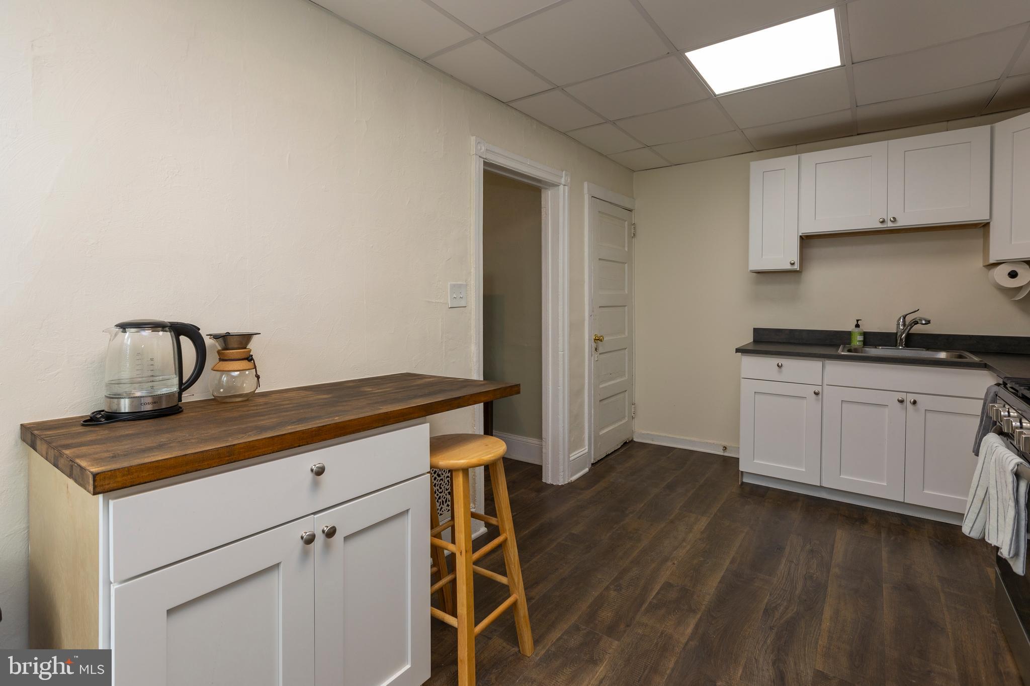 206 Sheas Terrace Ardmore, PA 19003 - Photo 10 of 21 Kitchen