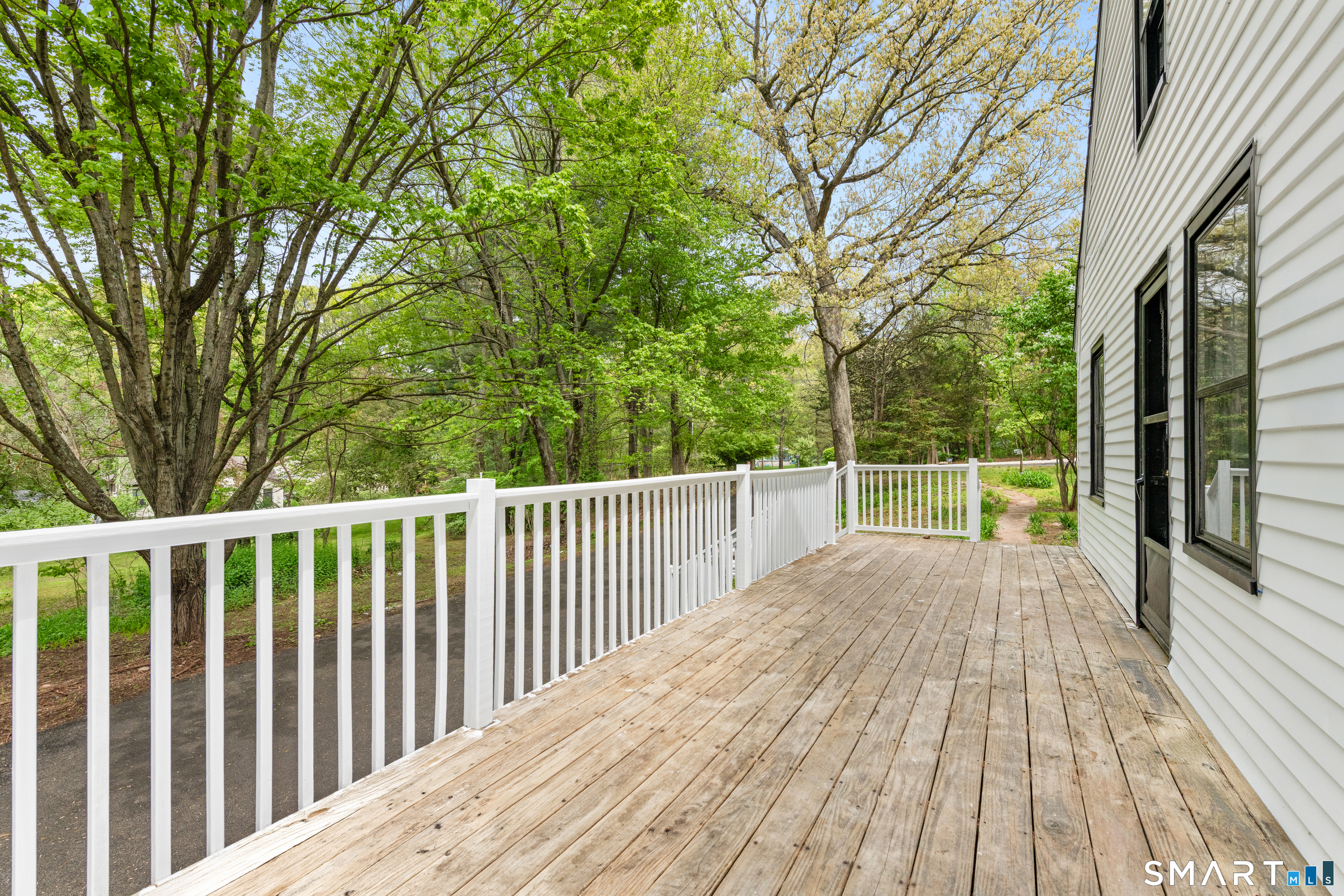 1335 Wolf Hill Road Cheshire, CT 06410 - Photo 15 of 17