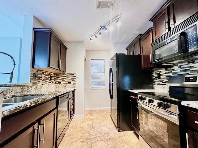 $1,825 | 219 St Andrews Court, Alpharetta, GA 30022