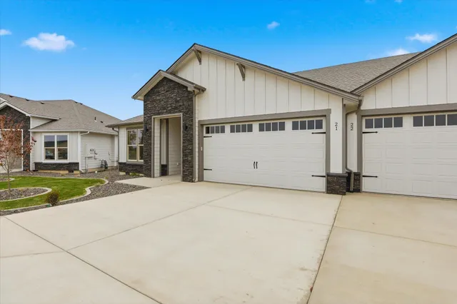 $502,850 | 21 North Country Club Drive, Unit 21, Deer Park, WA 99006