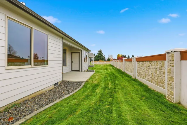 $502,850 | 21 North Country Club Drive, Unit 21, Deer Park, WA 99006