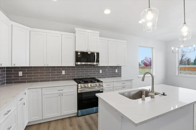 $502,850 | 21 North Country Club Drive, Unit 21, Deer Park, WA 99006