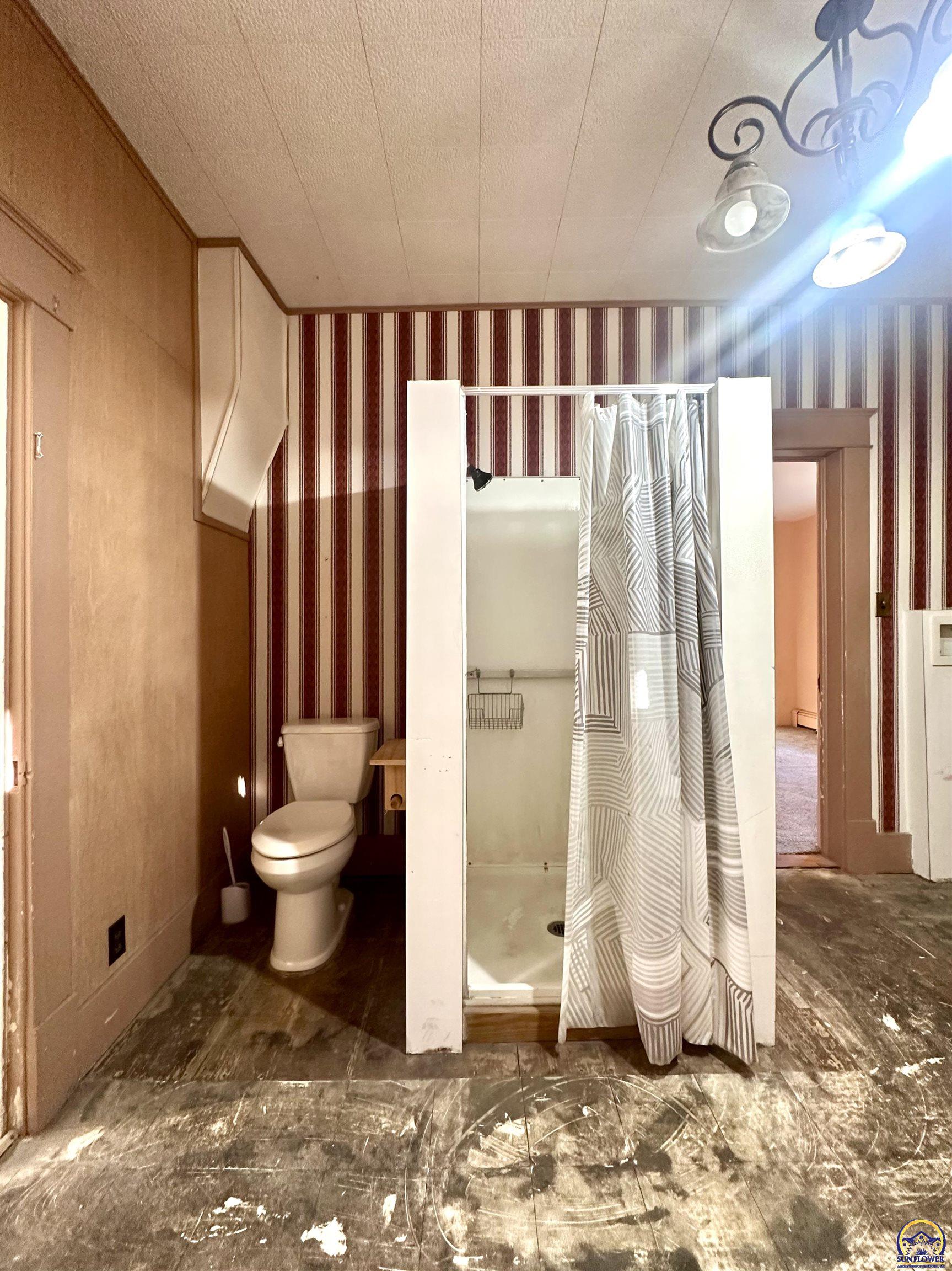 219 North Mission Council Grove, KS 66846 - Photo 20 of 57