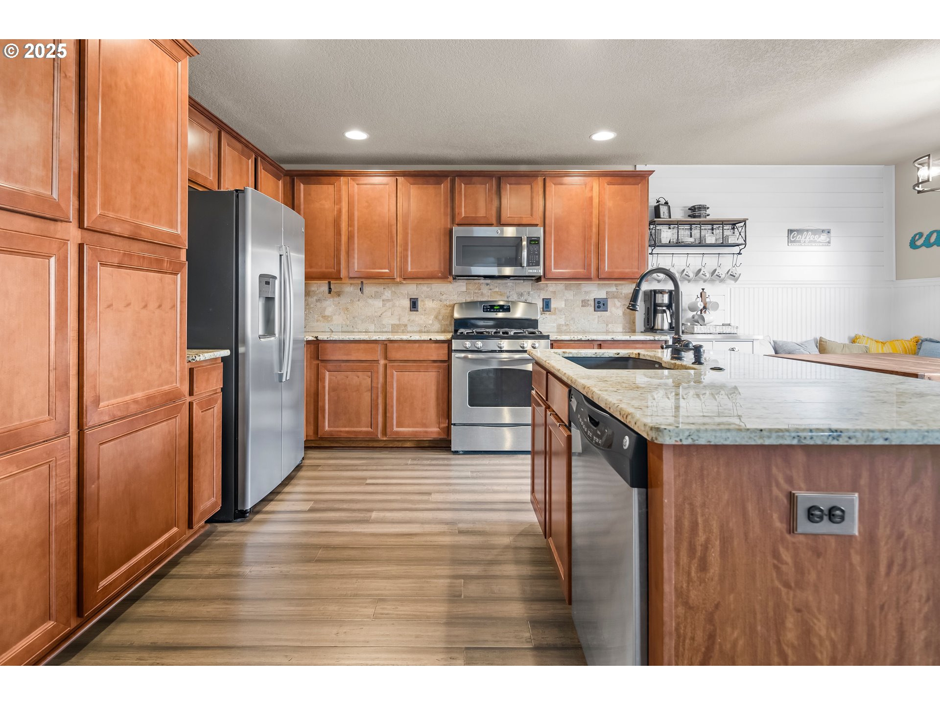 15567 Bachelor Avenue Sandy, OR 97055 - Photo 11 of 44 Kitchen