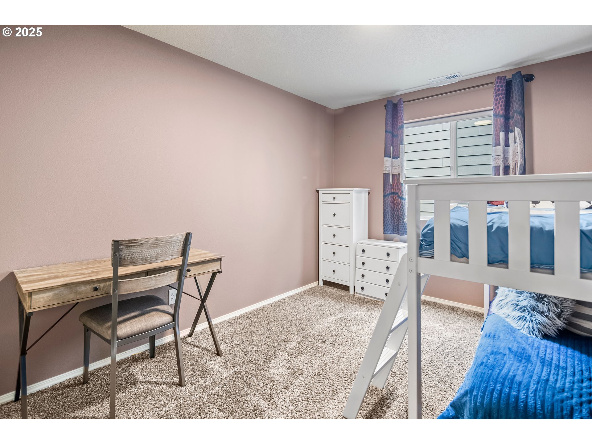 15567 Bachelor Avenue Sandy, OR 97055 - Photo 28 of 44 Bedroom