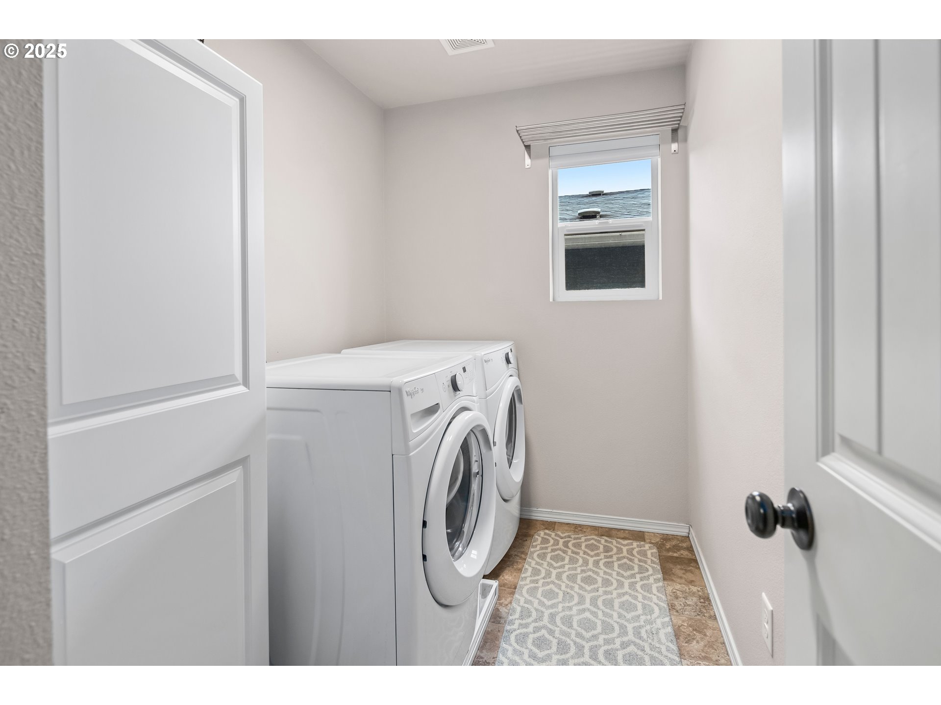 15567 Bachelor Avenue Sandy, OR 97055 - Photo 34 of 44 Laundry