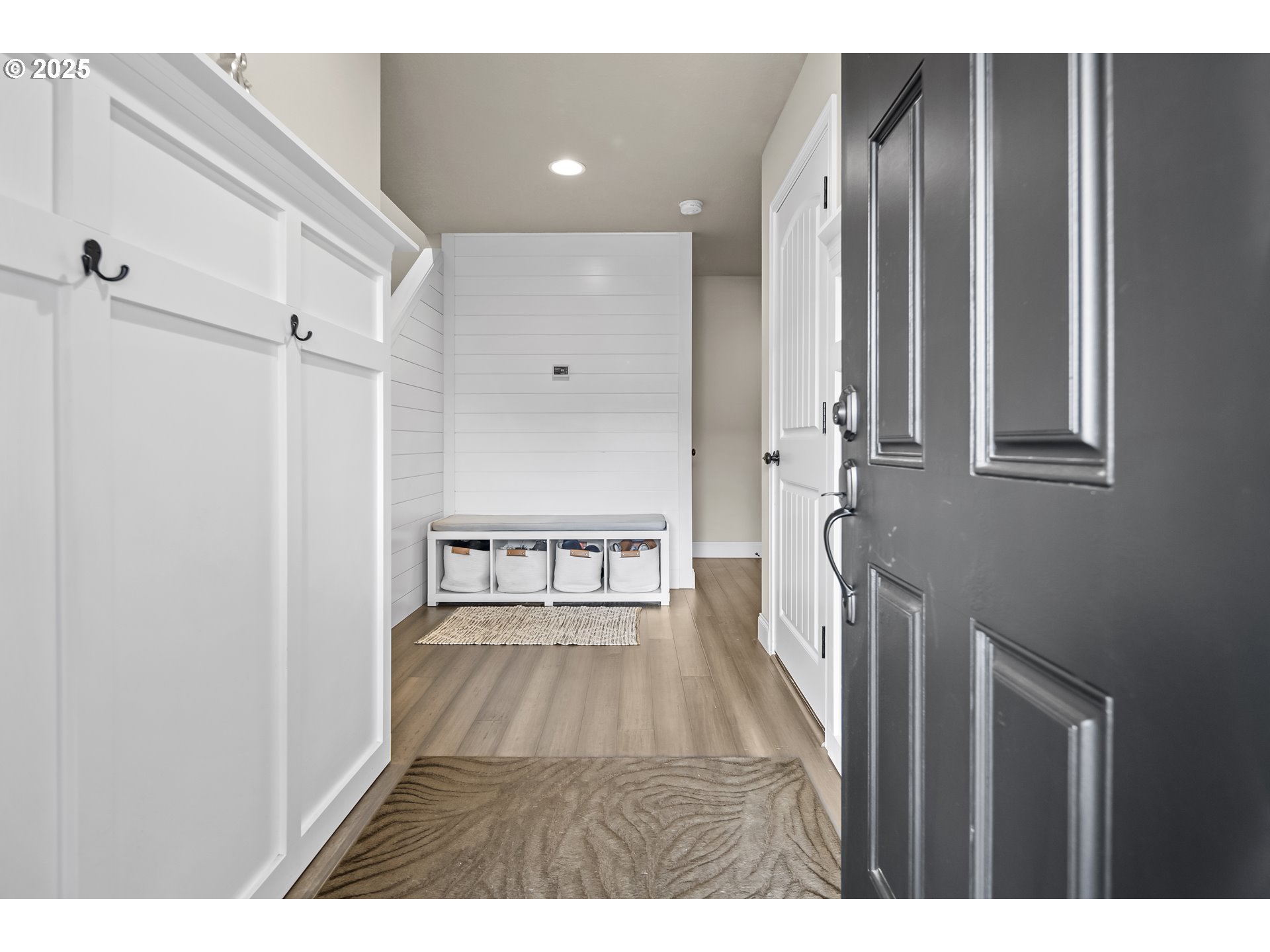 15567 Bachelor Avenue Sandy, OR 97055 - Photo 5 of 44 Entrance/Foyer