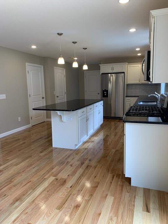 208 Gilbert Avenue Springfield, MA 01119 - Photo 7 of 28