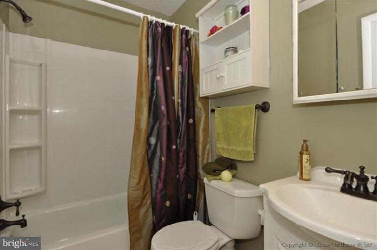 204 Rolling Road Gaithersburg, MD 20877 - Photo 12 of 23 Bath #1