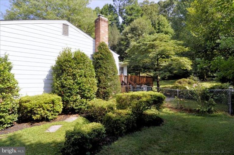 204 Rolling Road Gaithersburg, MD 20877 - Photo 20 of 23 Exterior #3