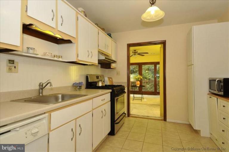 204 Rolling Road Gaithersburg, MD 20877 - Photo 8 of 23 Kitchen #3