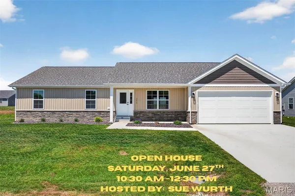 $360,000 | 4819 Fitz James Crossing, Highland, IL 62249