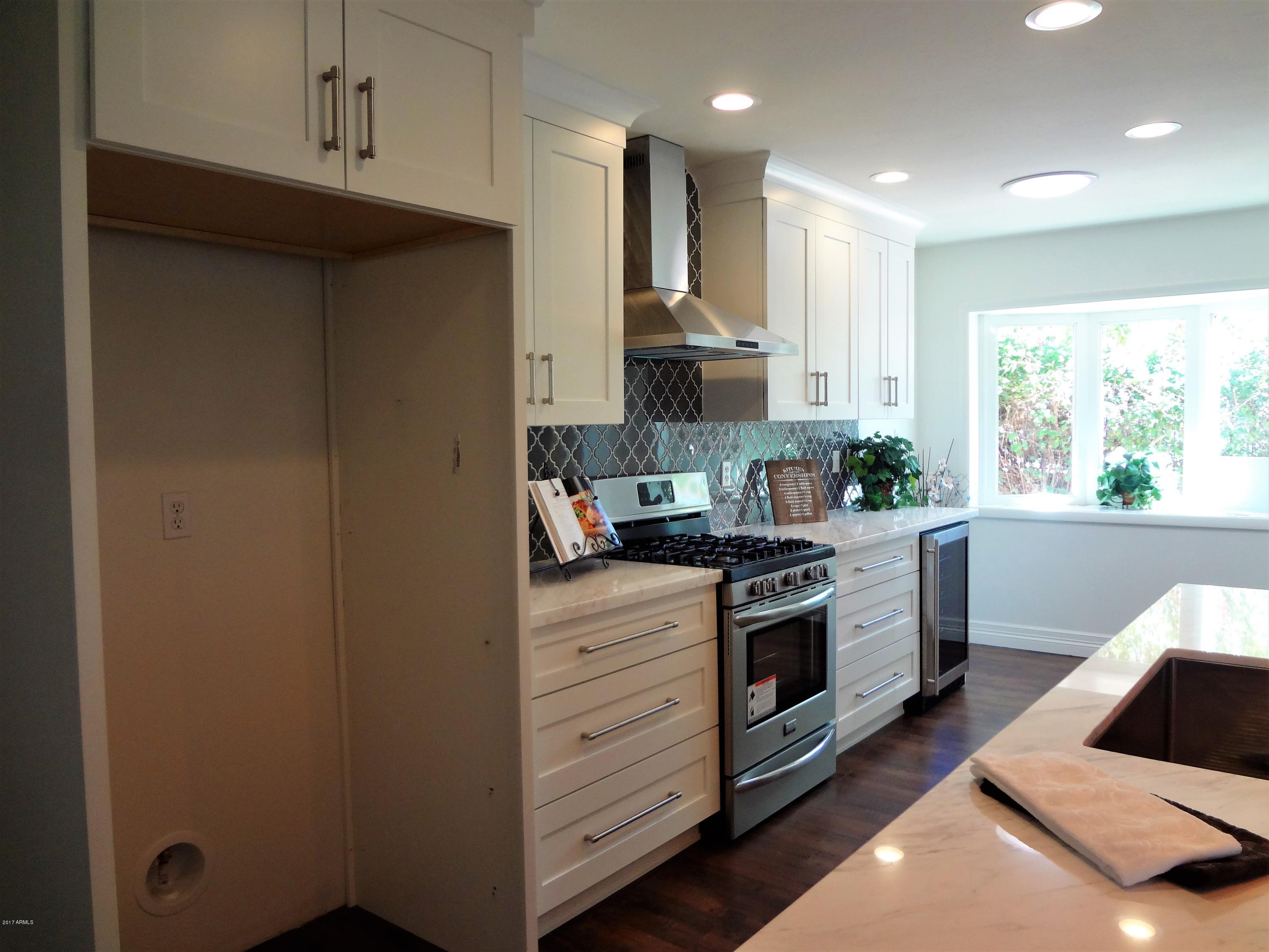 6003 North 10th Way Phoenix, AZ 85014 - Photo 8 of 37 Upgraded Custom Cabinets