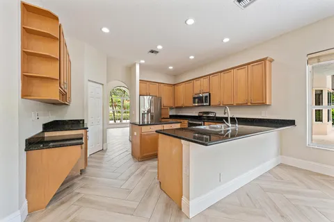 $1,500,000 | 7087 155th Place North, Palm Beach Gardens, FL 33418