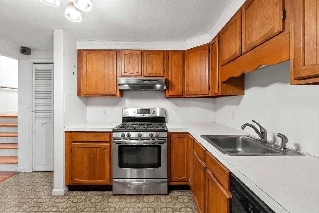 10 Pine Road Beverly, MA 01915 - Photo 11 of 42