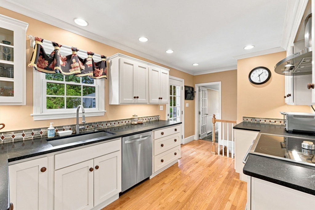 62 Walnut Road Hamilton, MA 01982 - Photo 2 of 34 Gallery Image 2