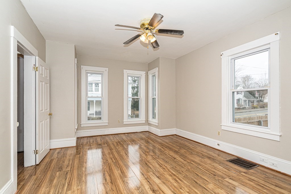 44 West Meadow Road Lowell, MA 01854 - Photo 3 of 42
