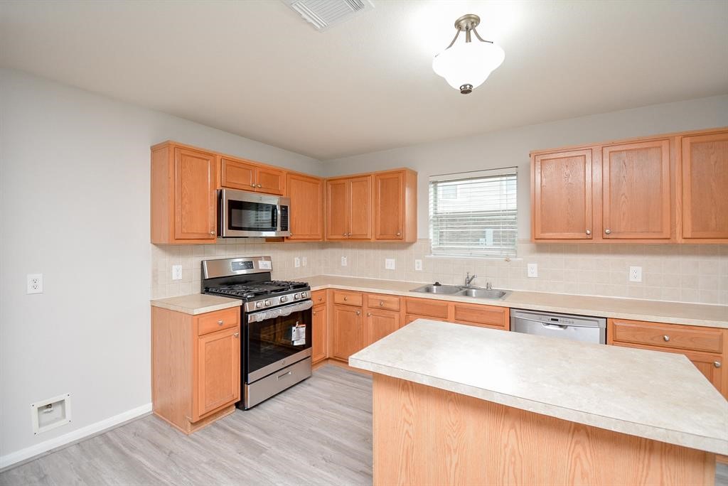 2306 Ledgeway Court Katy, TX 77450 - Photo 7 of 31