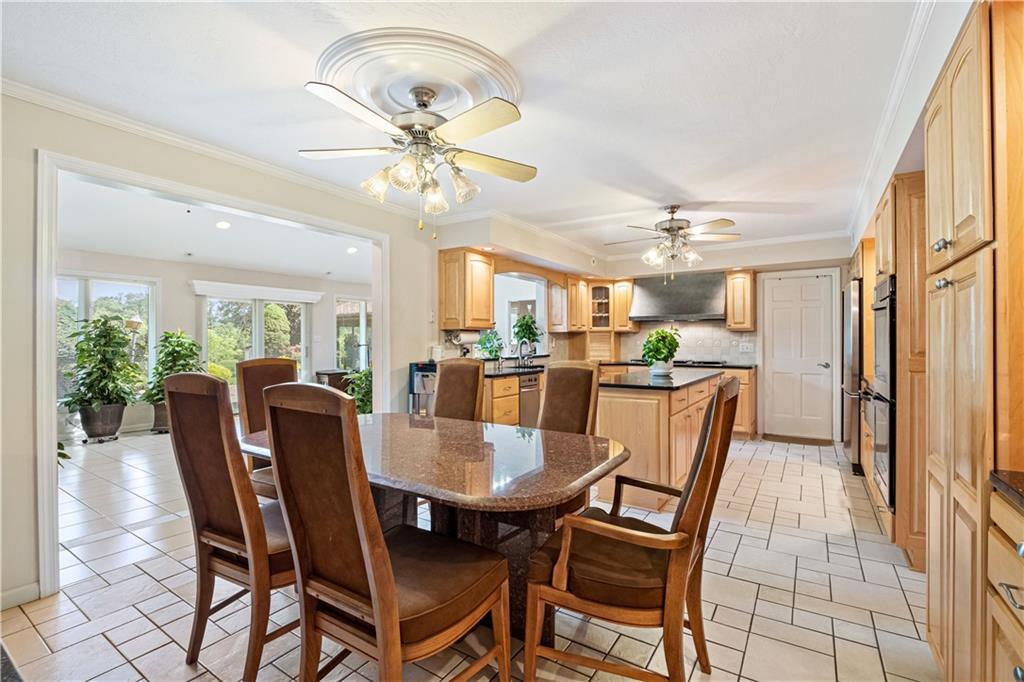 46 Cheslock Road Canonsburg, PA 15317 - Photo 7 of 24 a view of a dining room and livingroom view
