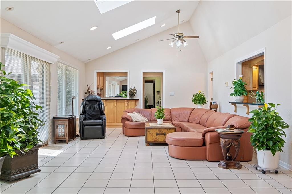 46 Cheslock Road Canonsburg, PA 15317 - Photo 8 of 24 a living room with furniture potted plant and chandelier