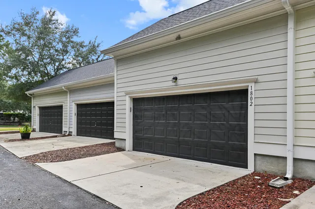 $3,300 | 1802 Tennyson Row, Unit 34, Mount Pleasant, SC 29466