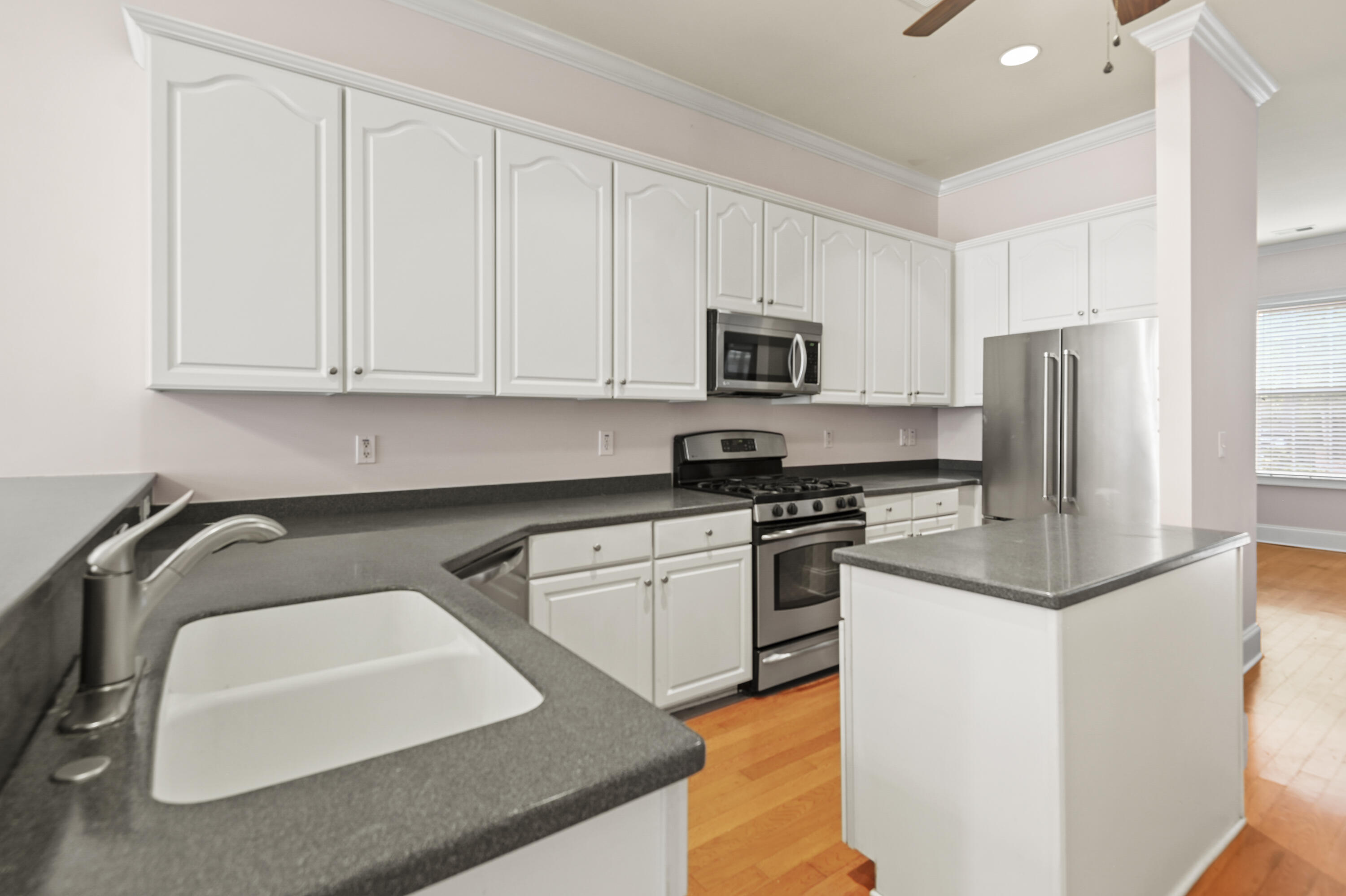 1802 Tennyson Row, Unit 34 Mount Pleasant, SC 29466 - Photo 6 of 38 _DSC1360