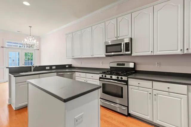 $3,300 | 1802 Tennyson Row, Unit 34, Mount Pleasant, SC 29466
