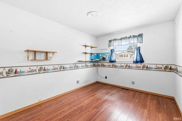 $209,000 | 1831 Kenilworth Drive, Elkhart, IN 46514