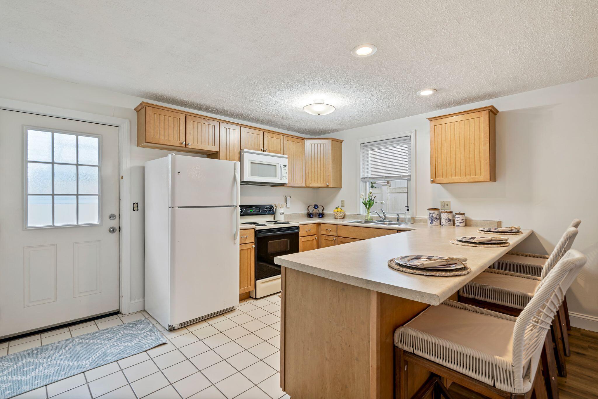 3 Ocean Breeze, Unit 2 York, ME 03909 - Photo 9 of 31 14_DSC03940