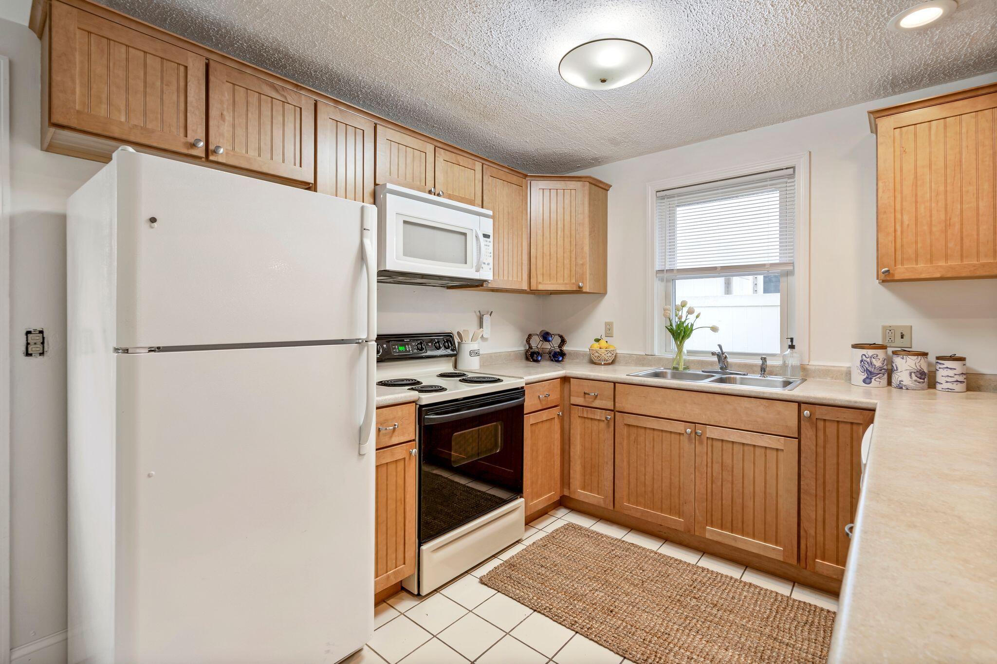 3 Ocean Breeze, Unit 2 York, ME 03909 - Photo 10 of 31 15_DSC03949