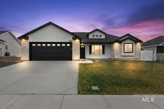$349,000 | 841 Waveland Avenue, Filer, ID 83328