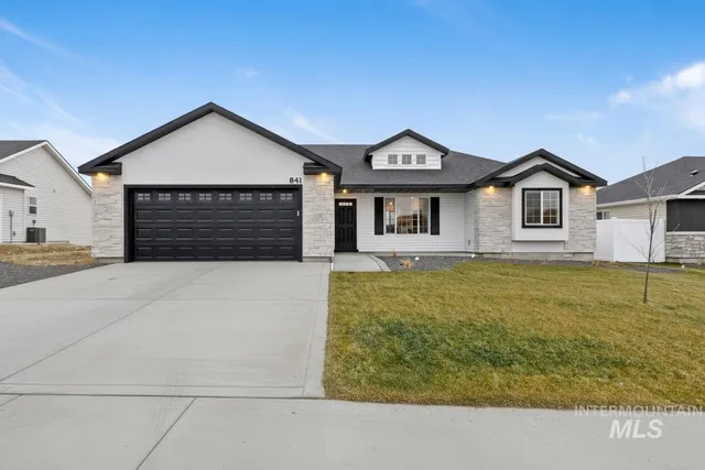 $349,000 | 841 Waveland Avenue, Filer, ID 83328